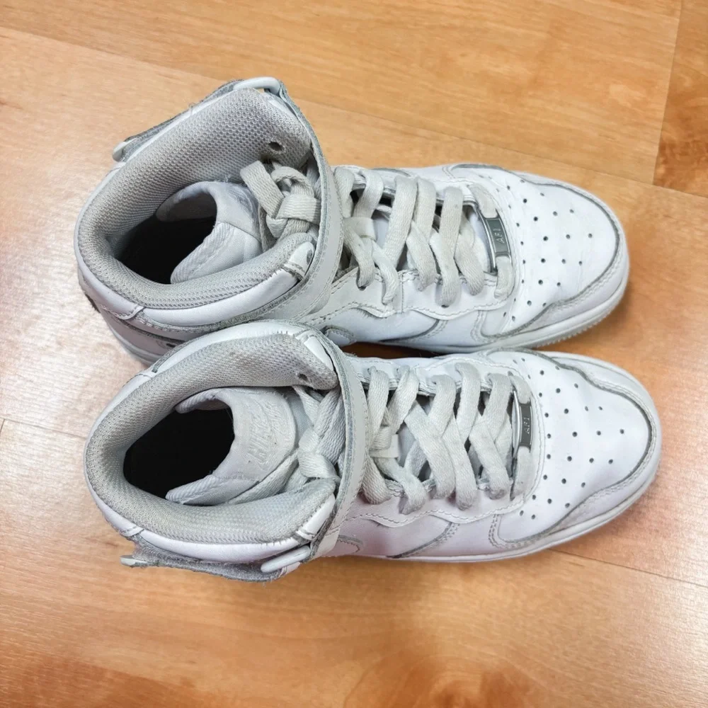 Nike White Air Force 1 Mid Hook & Loop Closure Lace Up Sneakers Kids 4.5